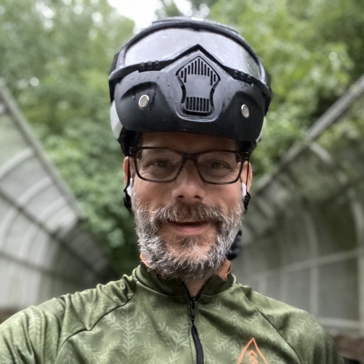 MikeRussellCIE's tweet photo. Good morning from the Columbia. Now to get home and send some of the ten thousand emails I’m behind on. 

#DawnPatrol #MuddyBuddy #MaskUp #SurlyLowside https://t.co/xNrXHlw0Sf