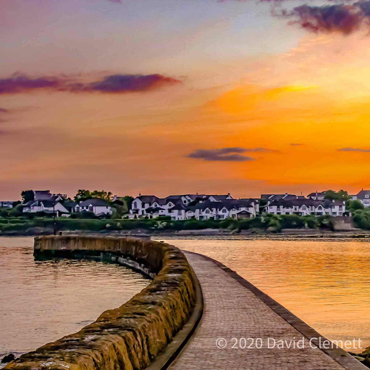 The Green Light at the Old Harbour in Barry Vale of Glamorgan <a href="/_BARRYISLAND_/">Barry Island ❤🏴󠁧󠁢󠁷󠁬󠁳󠁿❤ #BarryIsland</a> @RumbaBar3 <a href="/Ruth_ITV/">Ruth_TV</a> <a href="/ItsYourWales/">It's Your Wales</a> <a href="/teddytsbarry/">Teddytsbarry</a> <a href="/Barrybados/">#Barrybados</a> <a href="/barry_beautiful/">Beautiful Barry</a> @BarryValeofGlam <a href="/CoffeeCoastal/">CoastalBarryIsland</a> <a href="/visitwales/">Visit Wales 🏴󠁧󠁢󠁷󠁬󠁳󠁿</a> <a href="/WelshWalks/">Walks Around Wales</a> <a href="/beauty_wales/">Beauty of Wales</a> <a href="/sunset_wx/">Sunset Weather</a> <a href="/visitthevale/">Visit the Vale</a>