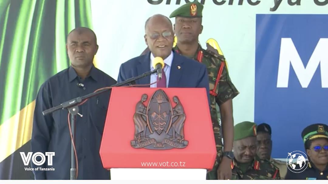 NetworkTv2023's tweet photo. Ningewaomba ndugu zangu wananchi tusimame kidogo ili tutoe rambirambi yetu kwa kumkumbuka Rais na Jirani yetu ndugu #Nkurunziza, lakini pia tuwakumbuke ndugu zetu wengine waliofariki leo kule Mwanza- Rais Dkt Magufuli.
Dodoma ndio Makao Makuu ya Tanzania!
#KFupdates. https://t.co/am0vSyZHww