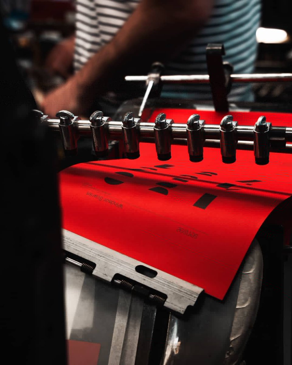 SensesPaper's tweet image. Senses sheets running smoothly through the machines at @pressisionltd for our print demo pack.

Get in touch with @wigstonpaper to see what's in the pack:

+44 (0)1530 512 700
hello@wigstonpaper.com 

#madewithsenses #printfinishing #press #foilblocking #print #finepaper #red