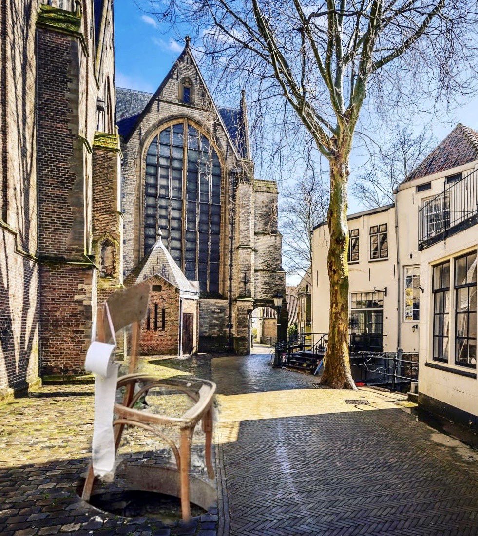 hanstibben's tweet image. In #Gouda nieuw openbaar toilet om aan de directe behoeften  an haar inwoners te voldoen. Wel 150 centimeter afstand houden! ⁦@GemeenteGouda⁩ ⁦@Indebuurtgouda⁩