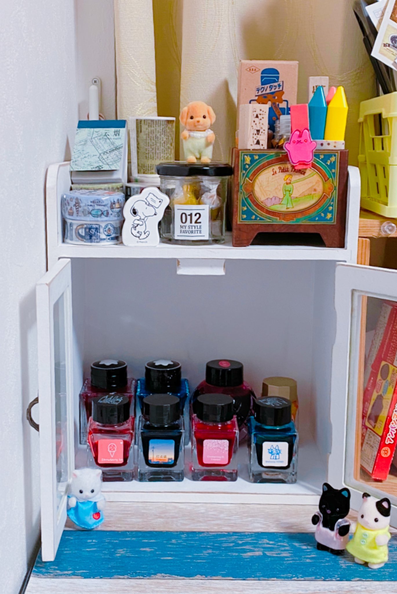ねこみみもーど Sur Twitter ナチュラルキッチンでみつけた インク入れるのにピッタリな棚 これで1000円 高いか安いかはあなた次第 猫がいるとインク瓶飾れないんよー えんえん って悩みを解決してくれる 素敵なアイテム 店舗によって