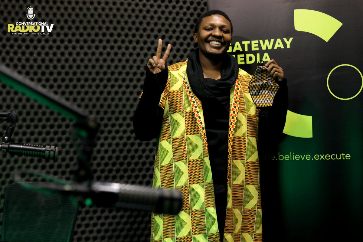 ConRadio_TV's tweet photo. We're throwing it back this Thursday with the talented Lyricist | Musician | Banker | Songwriter @therealyze , how can we honestly forget this? If you missed it, head over to our YouTube channel: Conversational Radio TV and do subscribe👊🏾 #mediaconnection #TBC #JustDifferent https://t.co/BUxMecVCbn
