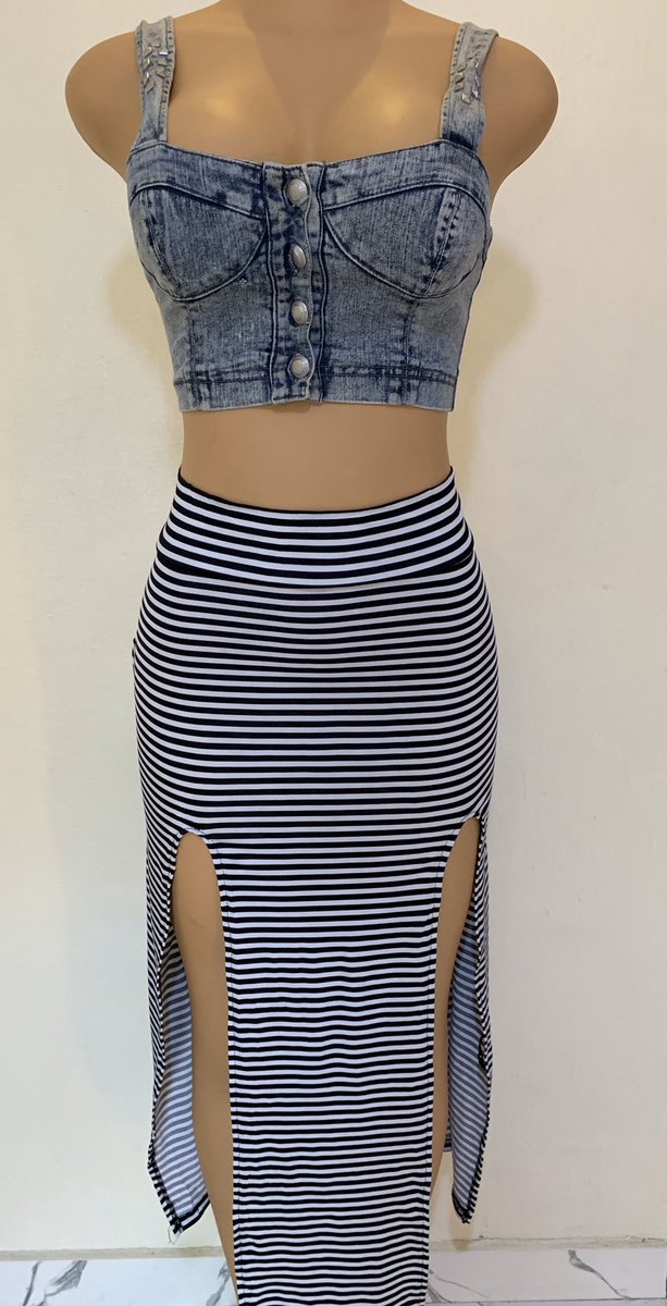 OmotokeTiger's tweet photo. Hi.
Would be posting these gorgeousness on @size6to20thrift by 12.30
Send a Dm to order 
@_DammyB_ @FaruqBashar @TitoOfLagos @Vendorhub_NG @dejokecarew @Cici_akanke @Seamsbymidela @_Ozioma__ @BUBLAGOS @Sisi_tomi @temii_xox @dojarabbit @Bouquie4 @tolannie_ @Small_Ttayo @0morinsola https://t.co/NrsZhOHZJg