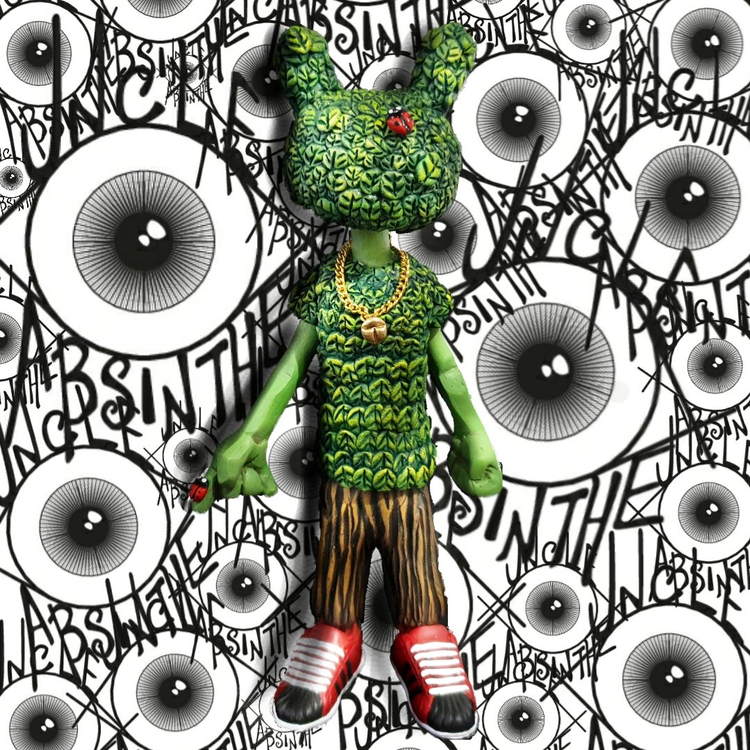 UncleAbsinthe's tweet image. The Greenmandem x @Kidrobot 💚

#uncleabsinthe #kidrobot #whereschappel #custom #thegreenmandem #greenman #designertoys #art #sculpture #leaves #nature #love #ladybird #toyfam #uk
