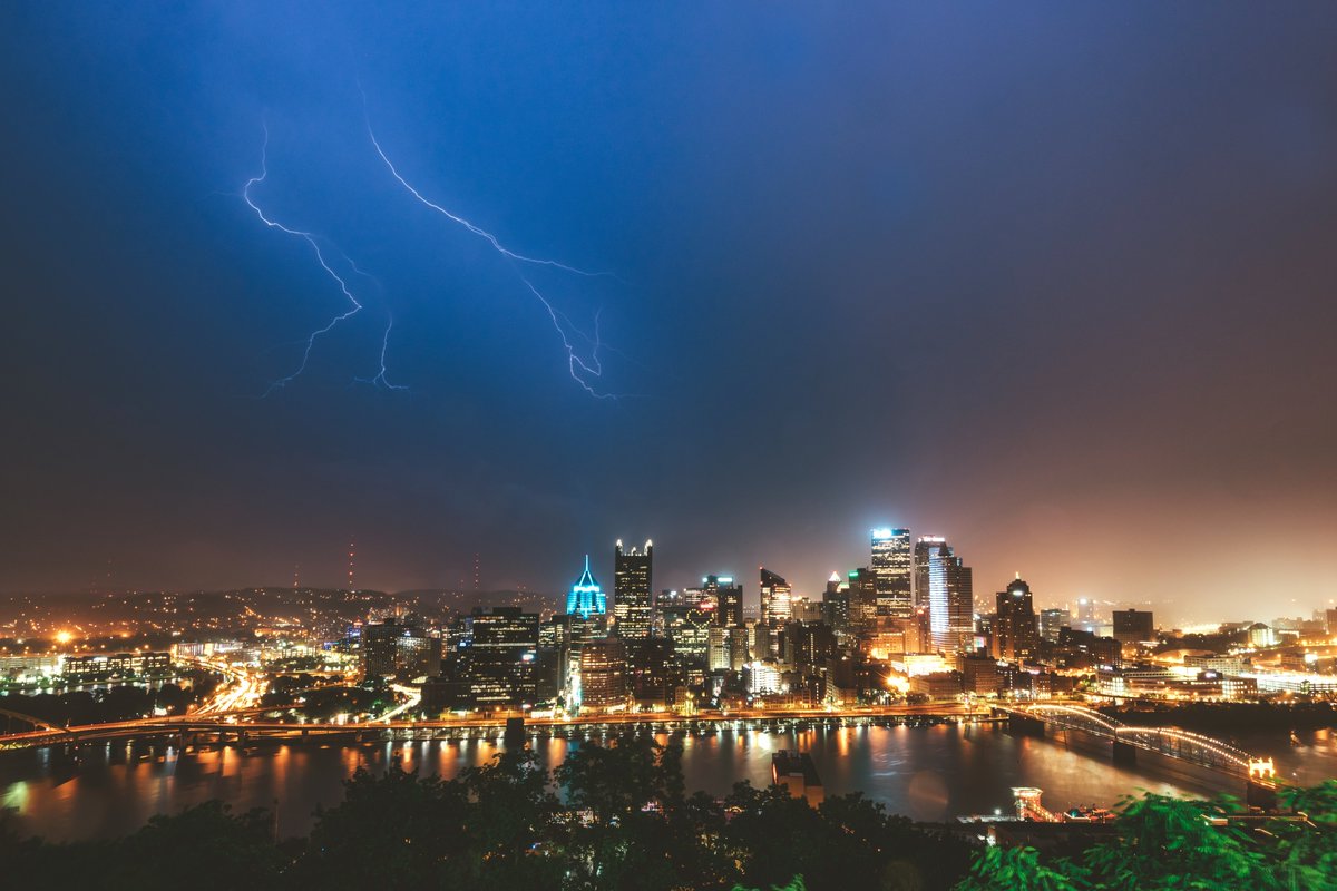 DaveDiCello's tweet photo. The lightning over #Pittsburgh last night (and I guess, very early this morning) stayed mostly in the clouds, but still produced some incredible scenes as the storms moved through. The rain was pretty unrelenting, giving the sky an eerie glow as lightning burst from the clouds. https://t.co/ckN6Za59V0