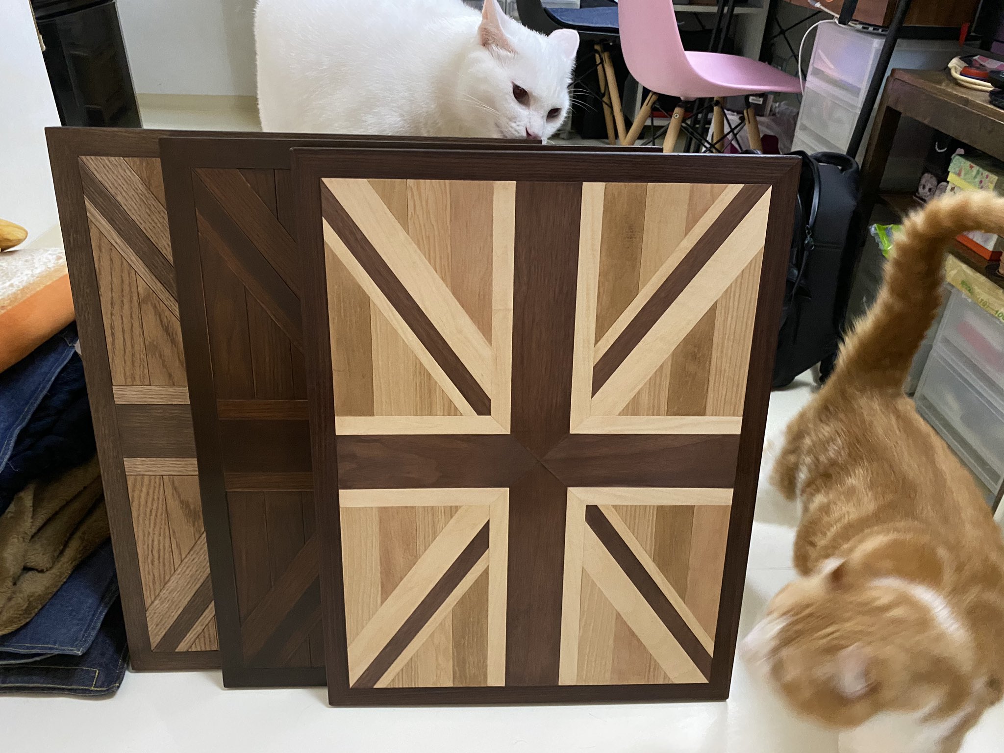 Uzivatel 竹内良太 39 Na Twitteru ニュルフフフフ Hidekisc さんから素晴らしい作品が届いてびっくり キャンプ用テーブルに乗せる天板ですって 木目ユニオンジャックヘルメットいいなぁと思っていたら 我が家にも木目 ユニオンジャックが ありがとうござい