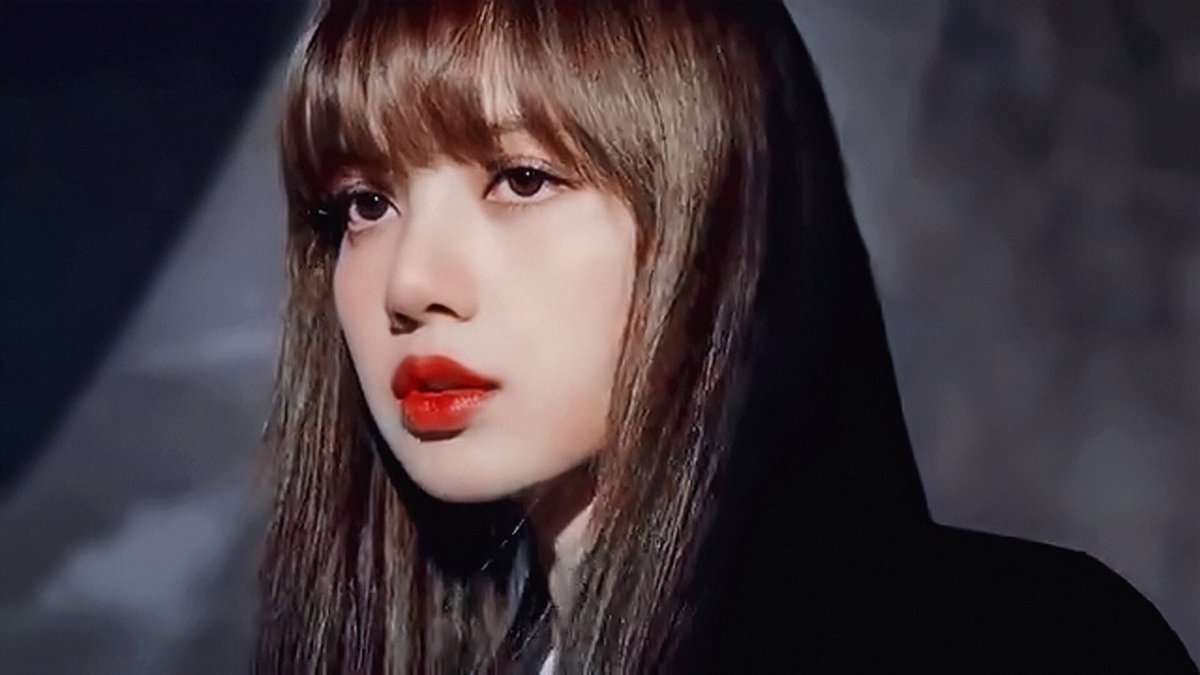 uroriginalfan's tweet photo. Her name scream PERFECTION

#리사 #LISA https://t.co/eoJ70seUb3