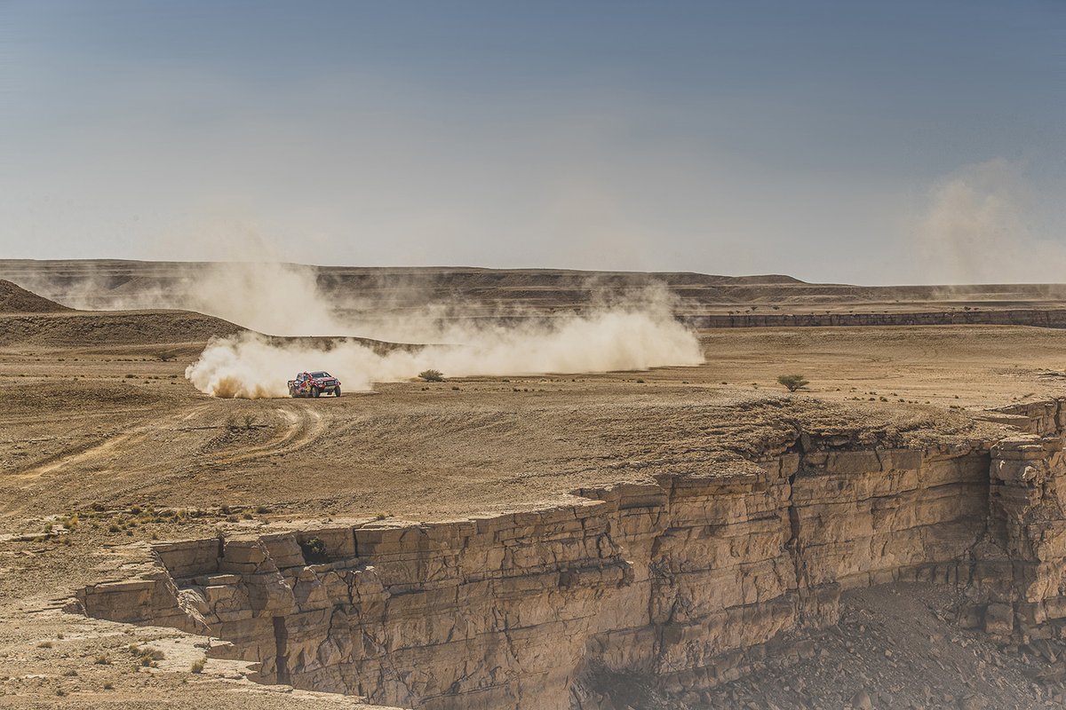 De Dakar Rally van 2021 wordt wederom in Saudi-Arabië verreden, maar op een '100% nieuw parcours'. Daarnaast heeft de organisatie ook een aantal veiligheidsmaatregelen en een nieuwe klasse aangekondigd!

Alle info &gt;&gt; rtlnieuws.nl/sport/gp/artik… #RTLGP #Dakar2021 #DakarRally