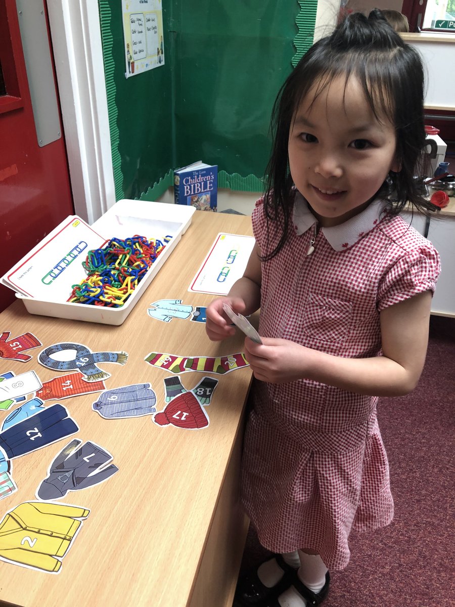 sacredheartilk's tweet image. It’s an arty, playful afternoon in Reception today! The children have been brilliant and are doing so well. All of the staff are extremely proud of our superstars😁