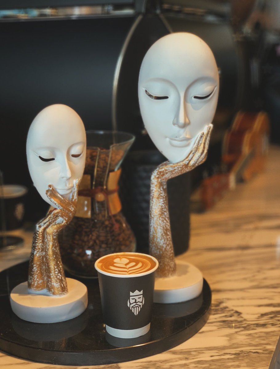 صحبتك حلوه ليتك جيتيني بأول العمر . @photograop