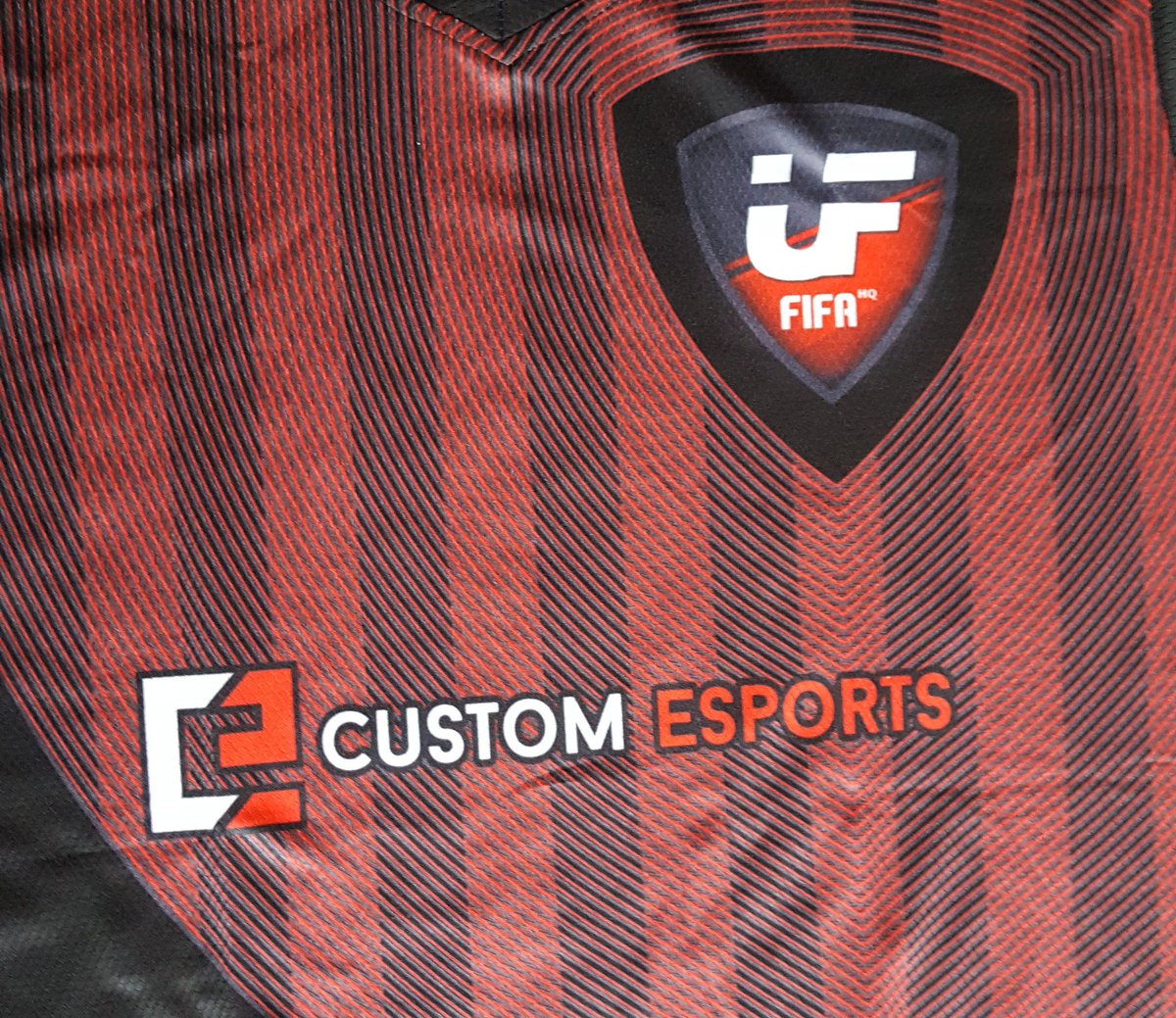 Thanks <a href="/CustomEsports/">Custom Esports</a>! Kit is amazing. 🔥🔥🔥

Exciting times ahead. Roll on next season. 🙌👀

#FUT #FIFA20 #FIFA21 #ESPORTS