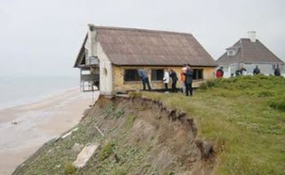 AAD_Training's tweet photo. Dementia often sends people to the back of their brain, a bit like if a house was falling off a cliff https://t.co/JT7IeILTDL