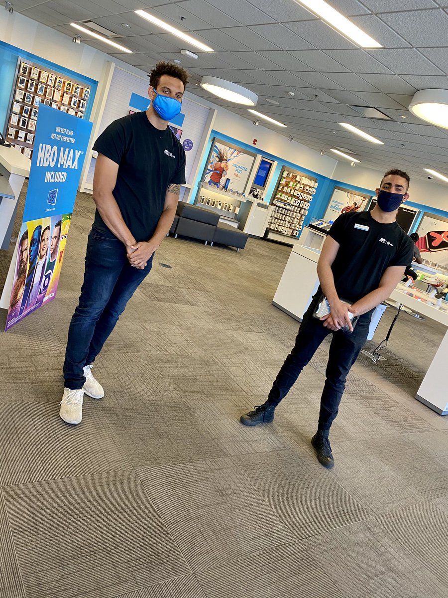 wilmer_mondesi's tweet photo. ATTENTION:
Please join me in welcoming @samiATT4 as @GreaterLakesMkt newest 2020 BIZ EXPERT!

Also, thanks to @CJ_PriceGLM for owning business not just at Skokie, but also for the district as a Business Champion!

@b_rothblott @PaulaVofGLM @TomMonahan10 @fjdevereux 

#Skokie https://t.co/yyVmnUqB5A