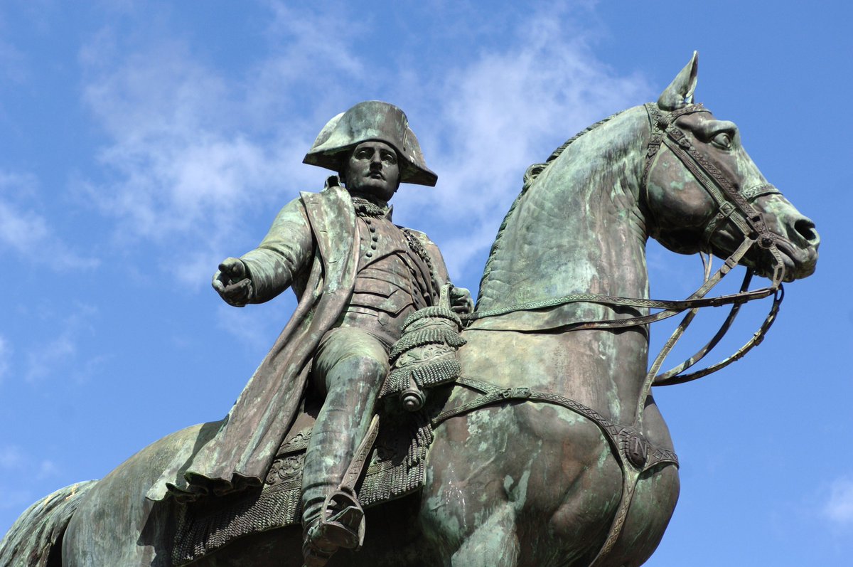 haoncp's tweet photo. « Tout ce qui dégrade la culture raccourcit les chemins qui mènent à la servitude. » (Albert Camus) #DéfendonsNosStatues https://t.co/Z3pkADTl6S