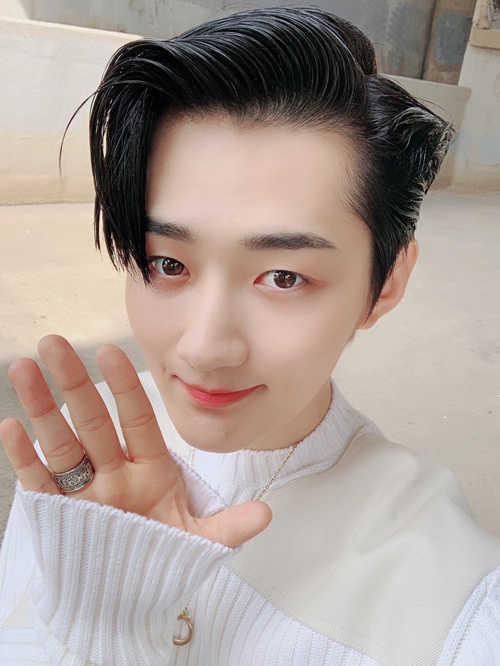 vericrazy_'s tweet photo. ❛ 𝐋𝐞𝐭'𝐬 𝐬𝐡𝐨𝐰 𝐰𝐡𝐨 𝐰𝐞 𝐚𝐫𝐞 ! ( % ) verıcrαzч song updαte : чheng's choıce. | #redroseBABY #redroseILY
Yheng here; Necesitaba recomendar esta delicada obra de arte, su ritmo me acaricia el alma y es demasiado bonita. ¿Qué esperan para dejarse embelesar por I.L.Y? https://t.co/LpEfkQaHUE