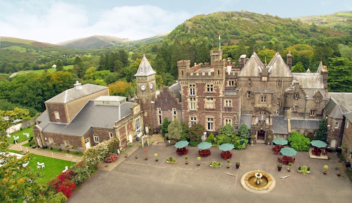 ukweddingvenues's tweet photo. Exclusive use of this gorgeous venue. Set in the heart of the Brecon Beacons, Craig-Y-Nos Castle is perfect for your romantic and historic wedding. Great mid week wedding packages! https://t.co/cW3Ho3zvPf @CraigWedding #wedding #waleswedding #weddingoffer #midweekwedding https://t.co/ONTE7AkVxy