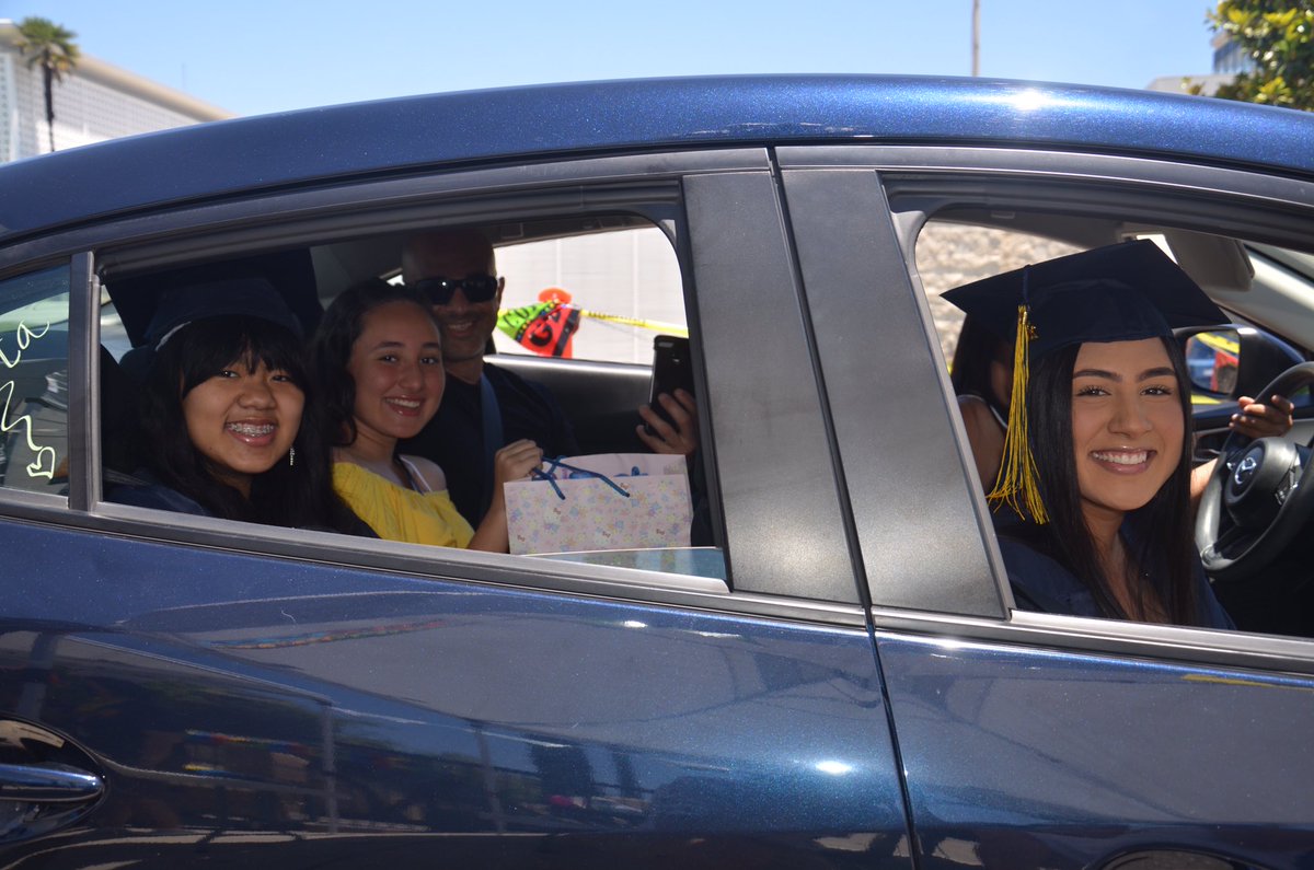 MarisaP71956179's tweet photo. @alhambrausd @ALHAMBRAhigh @WingHo_AUSD @david_byer @cityofalhambra @AlhambraPolice @CandaceMGriego @AusdGarfield @NorthrupSchool @lacoeinfo So many happy faces at our @ALHAMBRAhigh graduation car parade!! 🌟🌟🌟We love our Class of 2020! 🎓🎉🎓 https://t.co/YGwZn7k996