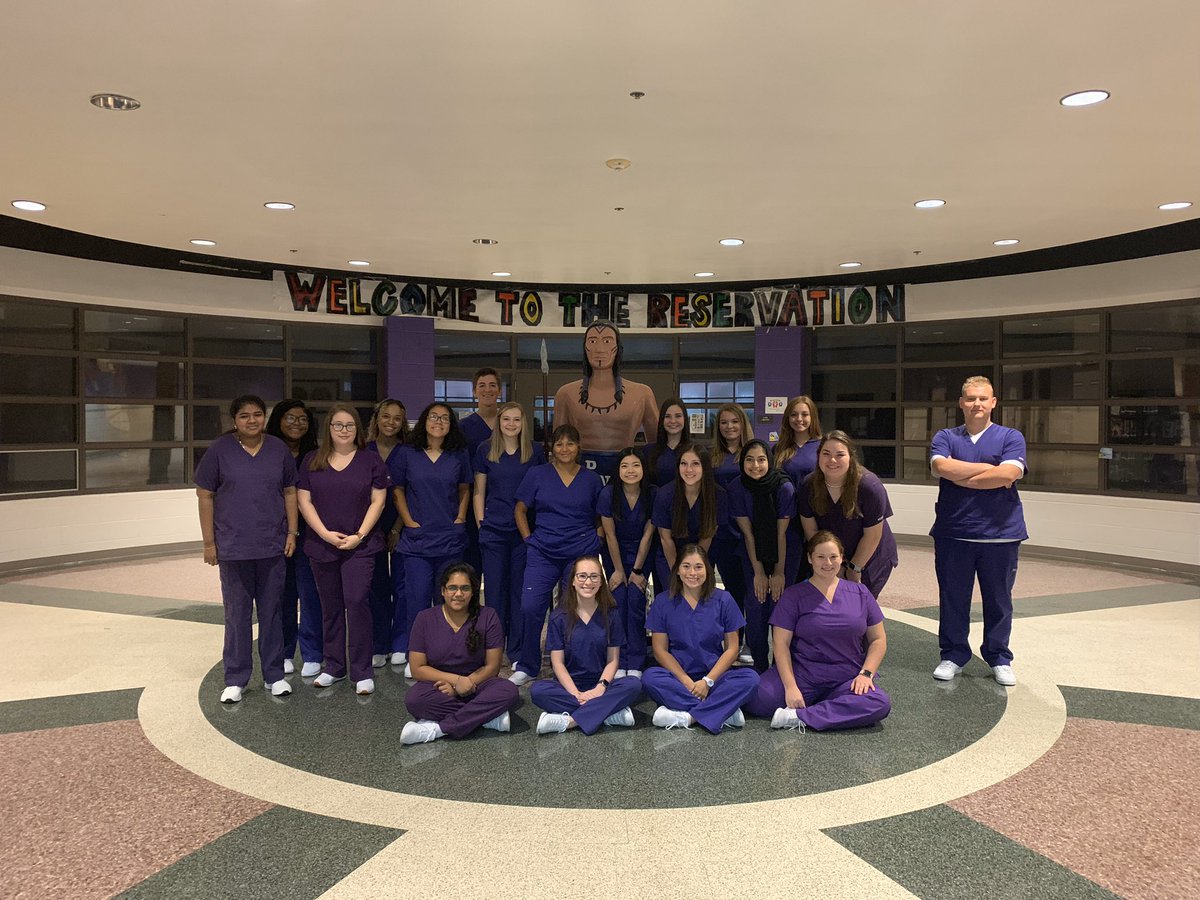 SFontenotRN's tweet photo. Happy graduation day to these very special seniors! Love y’all 💜 https://t.co/jezyWuhJhT