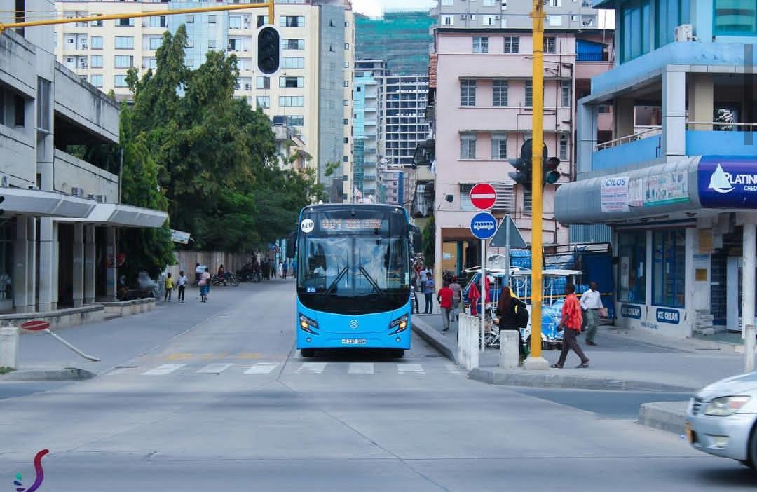 EngThomasMinja's tweet photo. 🇹🇿 Tanzania a beautiful country. Everyone loves #MamaTanzania ➡Usafiri Dar es Salaam Rapid Transport #UDART
➡Other countries have Trains.
➡Tanzania Have Buses For Transport Services In The City.
➡I've put here some pics of Usafiri Dar es Salaam Rapid Transport
#tread https://t.co/PIJORnjt2C
