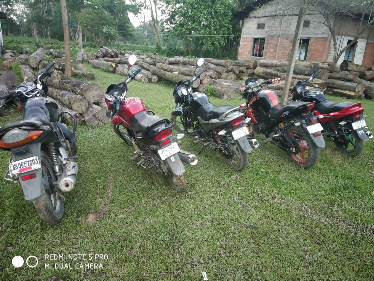 dibrugarhpolice's tweet image. Riding a bike comes with a rider that there can be no pillion rider.
PS: Rs 1,66,000 collected in fines today under MV Act. 
#LockdownRules
#IndiaFightsCorona
@assampolice