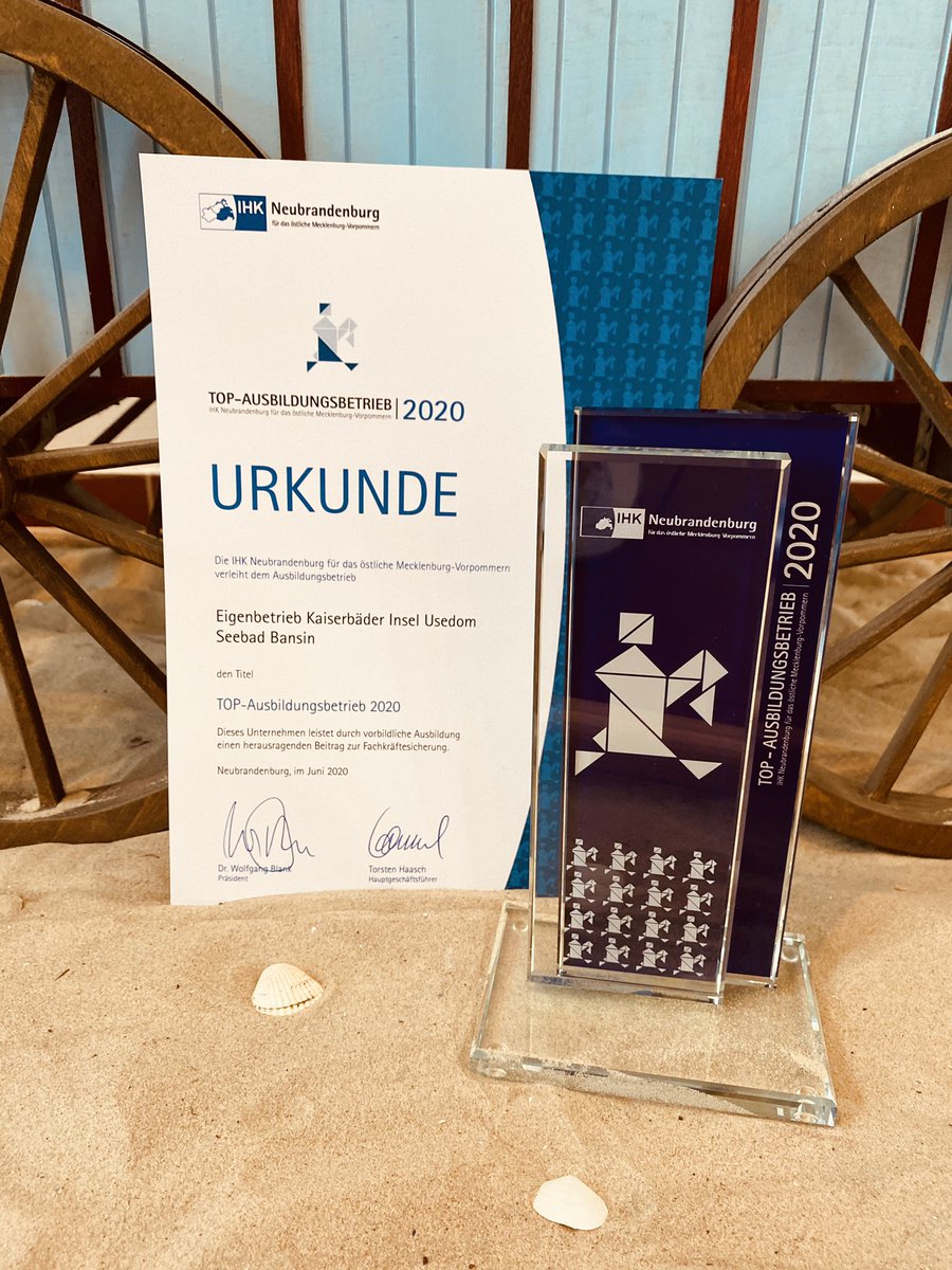 Wir sind "TOP-AUSBILDUNGSBETRIEB 2020" und mächtig stolz darauf. 🤓👏🏻🥳
___
#kaiserbaeder #kb #ahlbeck #heringsdorf #bansin #inselusedom #usedom #ostsee #topausbildungsbetrieb #ihk #stolz