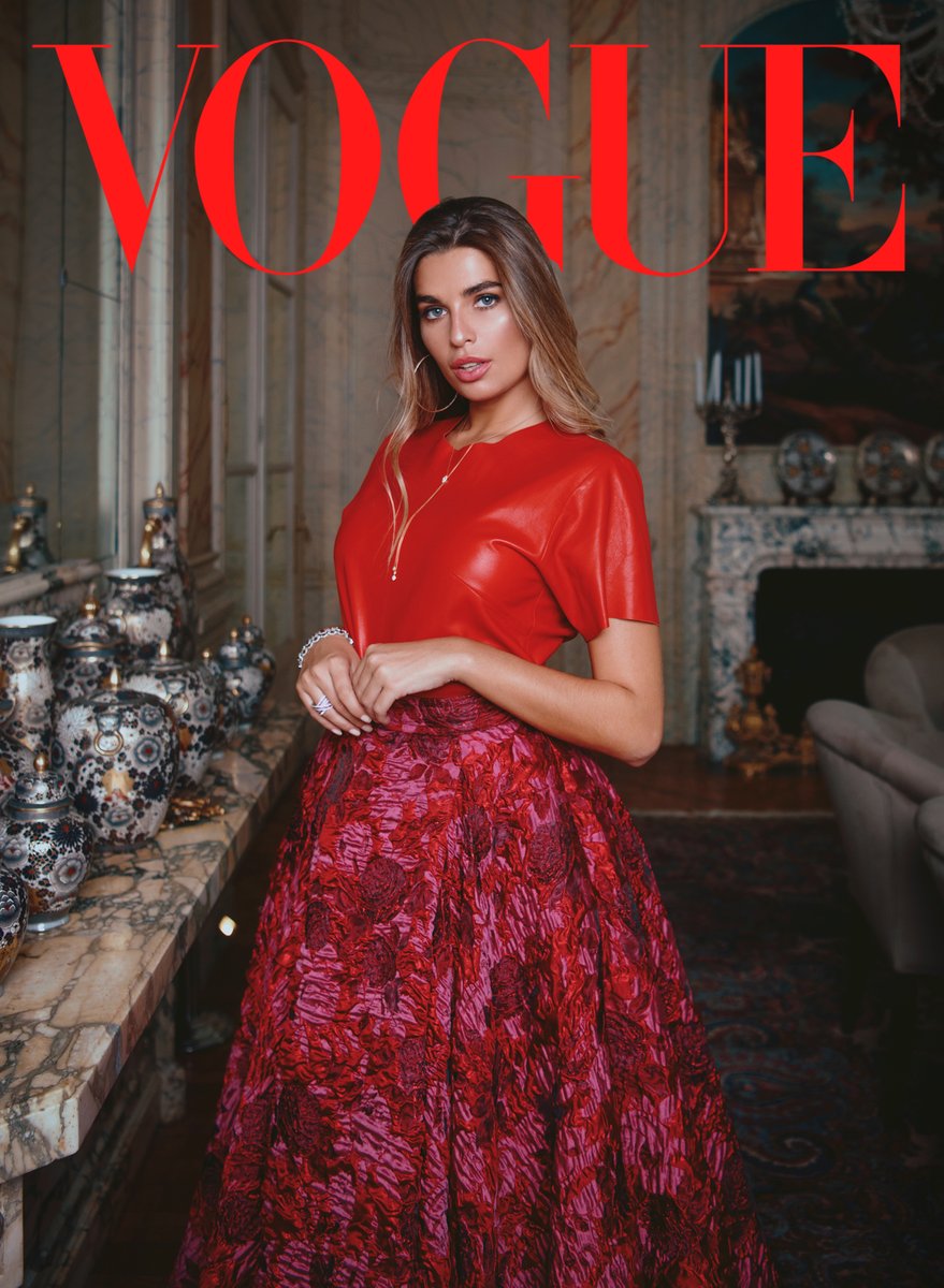 rogerveksteinph's tweet photo. Querida @voguemagazine:
Tras hacer este #VogueChallenge, 
espero su mensaje para ser su nuevo fotógrafo.
Atentamente,
Roger. https://t.co/TmPHHuzK9b