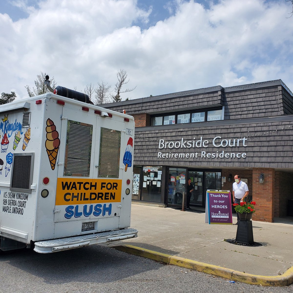 HomeInsteadRHV's tweet photo. The hard working crew at @Revera_Inc Brookside Court &amp; Hilltop Place Retirement Residence enjoyed a frozen treat while social distancing! #Richmondhill #iscreamforicecream #FrontLineHeroes #communitypartners https://t.co/5ZtrTnWoYb