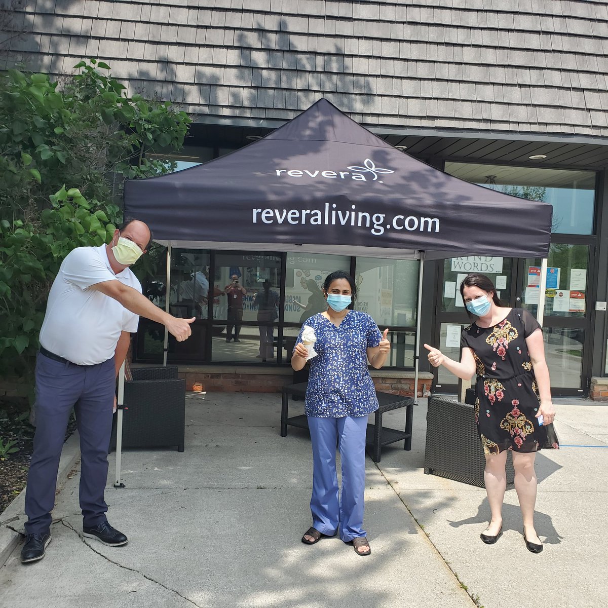 The hard working crew at @Revera_Inc Brookside Court &amp; Hilltop Place Retirement Residence enjoyed a frozen treat while social distancing! #Richmondhill #iscreamforicecream #FrontLineHeroes #communitypartners