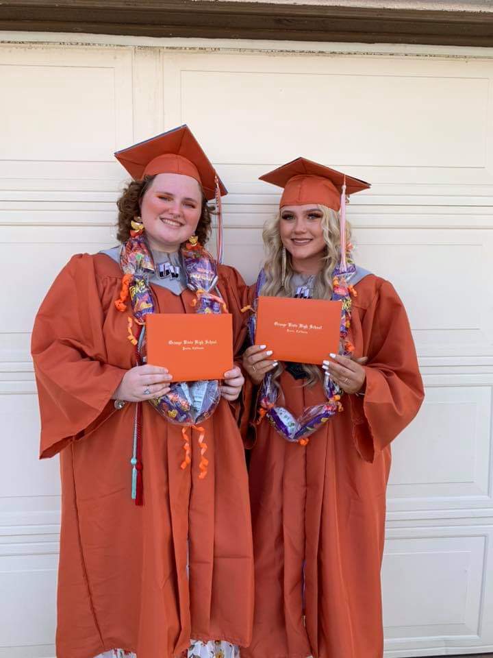 msconstuble's tweet image. My daughter and niece graduated yesterday! I am so proud of them!! On to new dreams and their future is bright!! 🎓👩‍🎓🎓 #classof2020 #OVHS #graduation #soproud