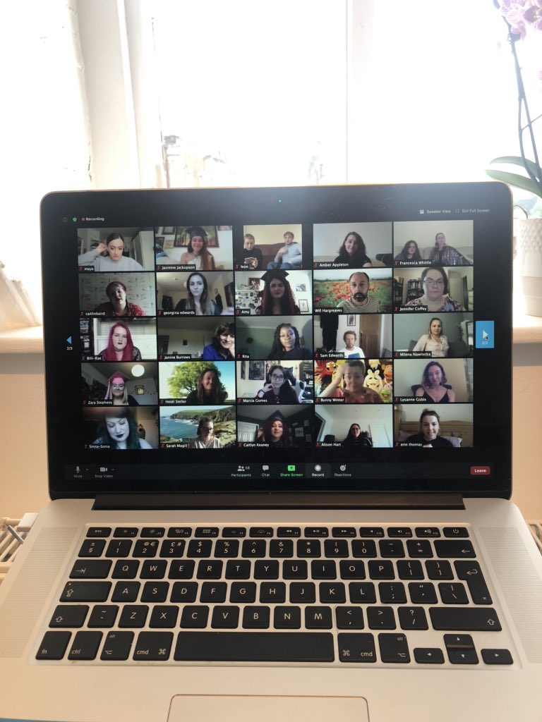 costumeAUB's tweet photo. Today we attended a virtual Graduation for The Class of 2020 👨‍🎓🧑🏻‍🎓👩🏻‍🎓👨‍🎓🧑🏻‍🎓👩🏻‍🎓👨‍🎓🧑🏻‍🎓👩🏻‍🎓👨‍🎓🧑🏻‍🎓👩🏻‍🎓@costumeAUB @inspiredAUB #theclassof2020 #costume #design #costumesupervisor #filmdesign #welldone https://t.co/NxK8XYlH24