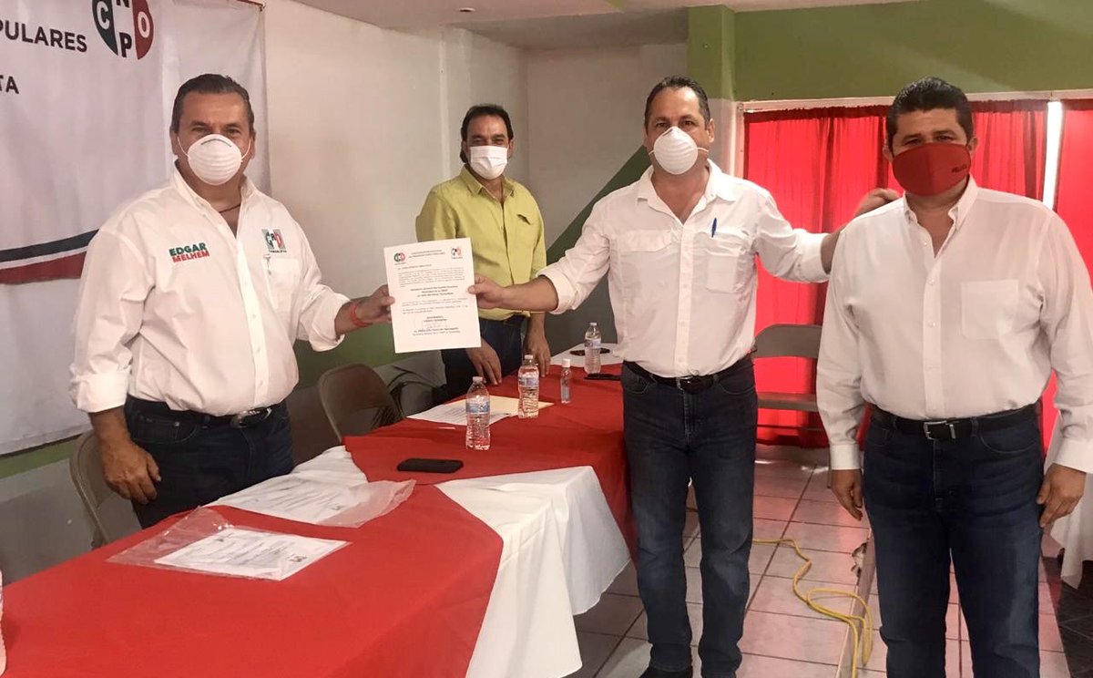 edgarmelhem's tweet photo. Inicio el día en #ValleHermoso con @RosyPesina , @AndradeRodolfo y @PelucoMx , donde tomamos protesta al nuevo dirigente de la #CNOP #GilbertoLopez, también se nombró el nuevo comité municipal de financiamiento con Jaime Guerrero como Presidente. #VamosJuntos https://t.co/8Lk3sUaS2f