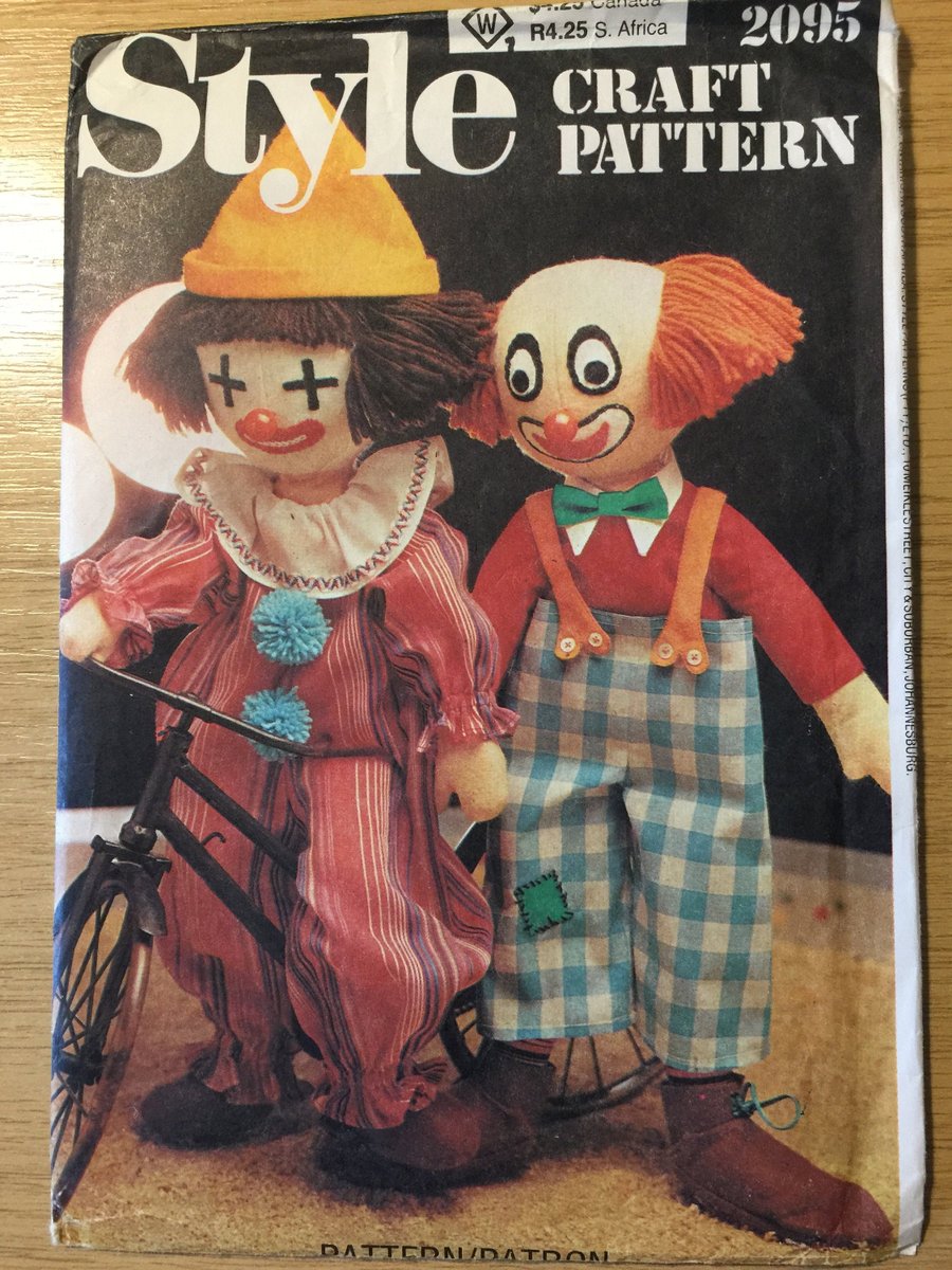 WatsonsVintage's tweet photo. NEW LISTING - A FAB RARE PAIR OF CLOWNS SEWING PATTERN  my #etsyshop: Vintage Uncut 1979 Style Pattern No 2095 For A Pair Of Clowns - #SoftToyPattern #CollectableSewingPattern -19" Tall Clowns - Supply https://t.co/lCfNRSbxms #sewing #rare #vintagepattern #pairofclowns https://t.co/C7KB5tfvm5