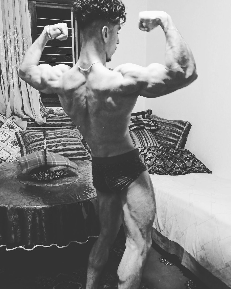 redaesthetic5's tweet photo. Art of aesthetics, Art of bodybuilding  #QuarantineLife #bodybuilding #Bodybuilders #ClassicsTwitter #bodybuildingmotivation #Morocco @FitFamousMales 
@globalhunks
@onlyalphastuds
@BumsteadFan
@CuteHotBoys
@HotMaleStuds
@BestFitMales
@muscleworshipuk
@WomensEyeCandy1 https://t.co/QaS12T6F6w