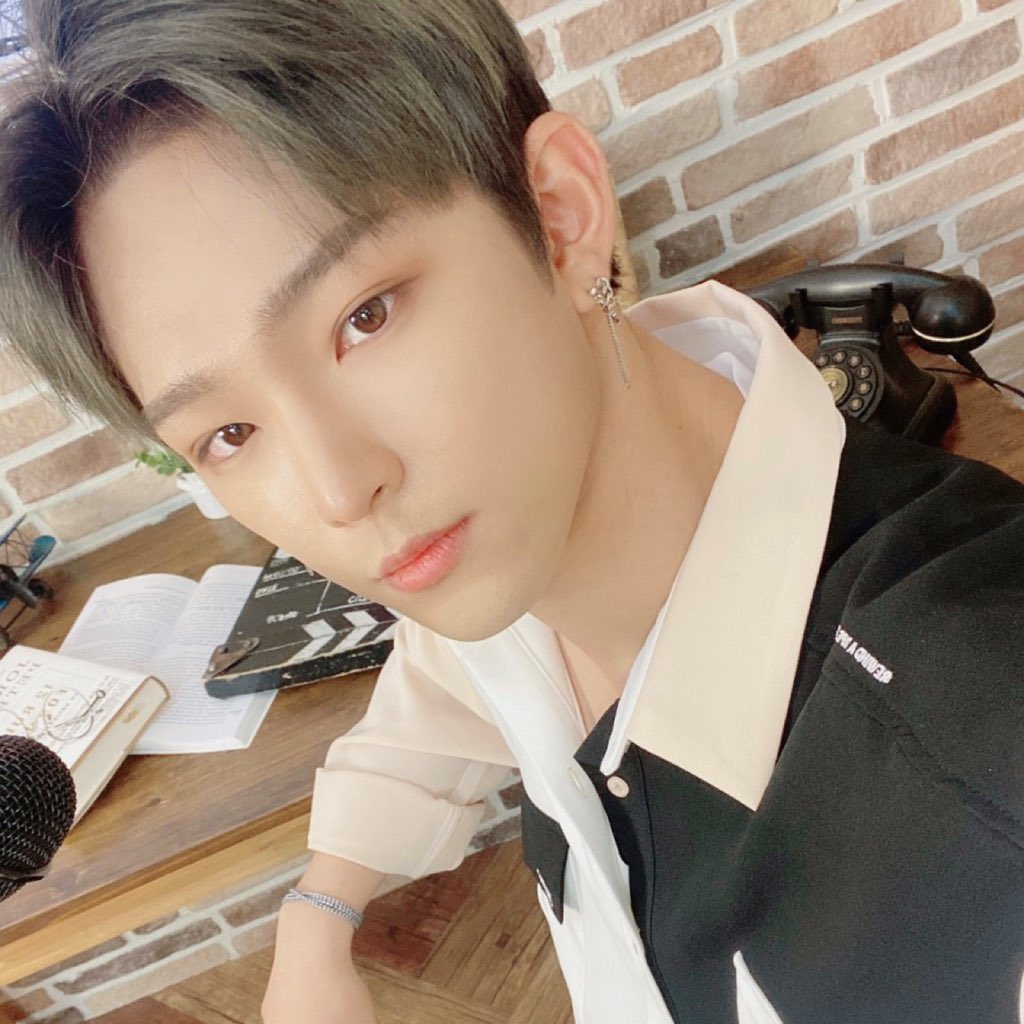 official_ONEUS's tweet photo. [#이도] 
이건 영상 찍으면서 틈틈이 찍은 사진입니다♡ https://t.co/1zlLFa84as
