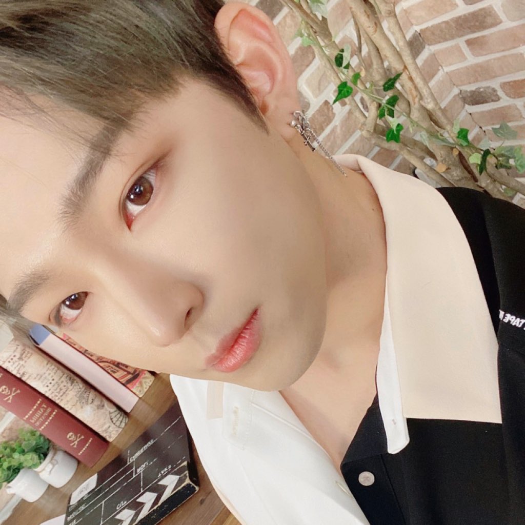 official_ONEUS's tweet photo. [#이도] 
이건 영상 찍으면서 틈틈이 찍은 사진입니다♡ https://t.co/1zlLFa84as