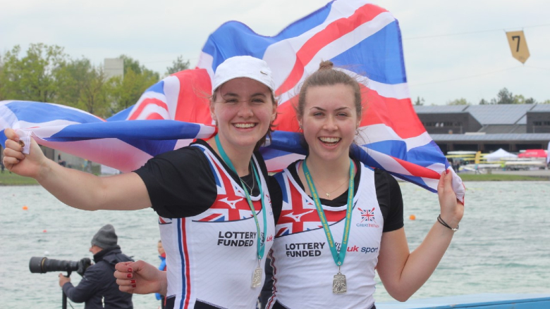 TeamSportsAid's tweet photo. 🌍 INSIDE MY WORLD 🌍

Rowing star Lauren Henry, 18, is next up in our blog series....

Early struggles on the water 🚣‍♀️
Hard work outweighing natural talent 💪
Future plans to study medicine 🩺
Eyeing #LA2028 to make her mark 🇺🇸

▶️ https://t.co/lPTmwmkcTJ

#SupportTheNext https://t.co/Go1bbruJZh