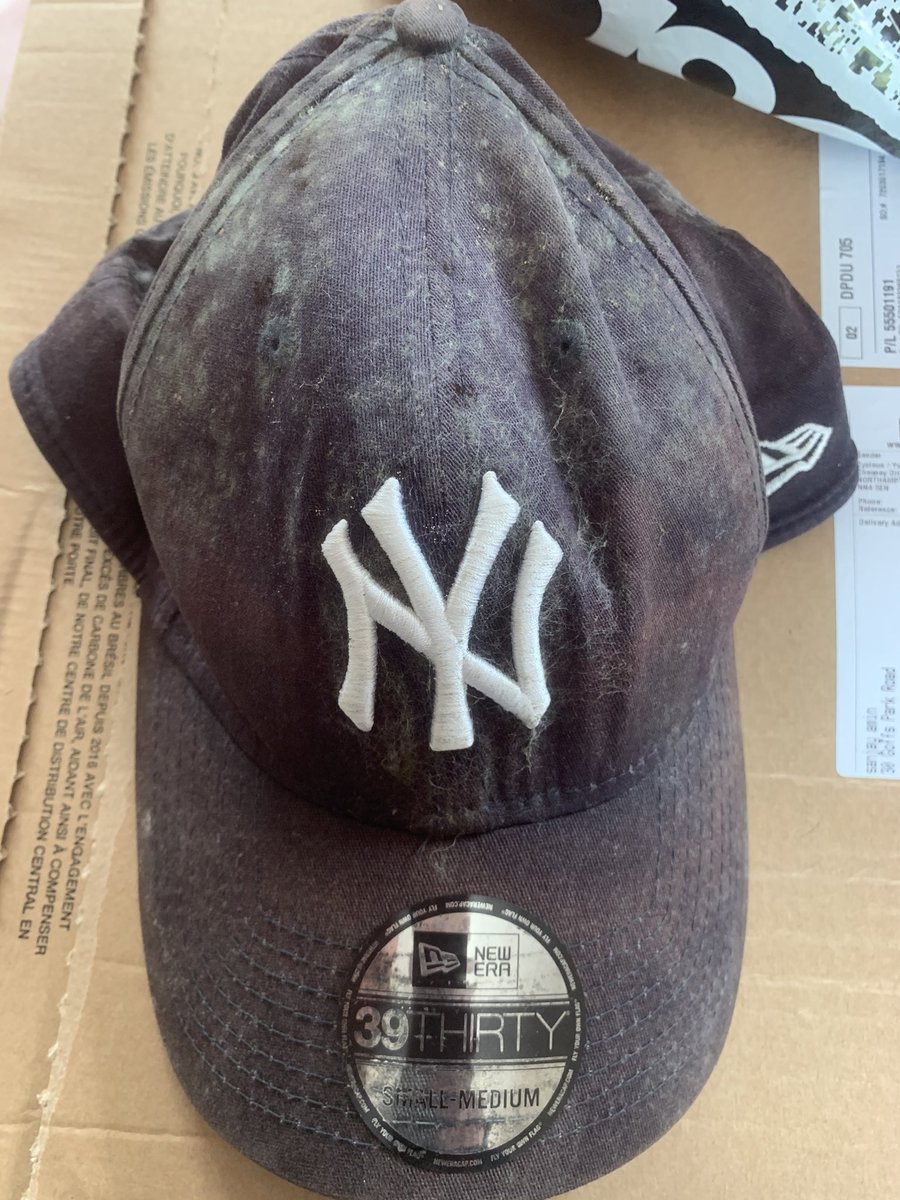 SanjayAmin2's tweet photo. @ASOS @ASOS_HeretoHelp @ASOS_Menswear @ASOSMarketplace how have you allowed a product like this to leave your factory and onwards to a customer. Do you not inspect your products before shipping them off? Utterly disgraceful!! https://t.co/tErfxurSW7