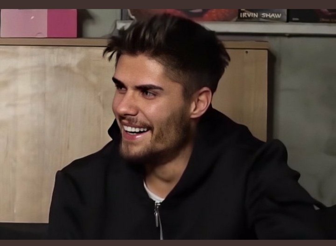 böyle gülüyorum antilerle sakatlık bitince 3/3 şhowlarimiz geri donucek kaplumbağa kim goruceksiniz
ZafereVarış ŞampiyonBarış