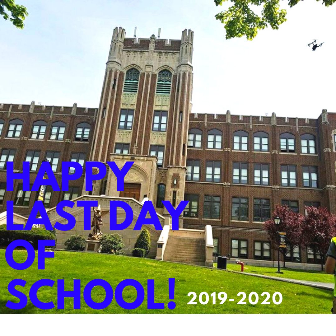 MountToday's tweet image. Here we go... Last day! #lastdayofschool 
#SchoolsInSession #DistanceLearning #GoogleClassroom #TheMount #AllBoys #Grades6through12
✔️Chromebook💻
✔️No Uniform 👔
✔️Home🏡