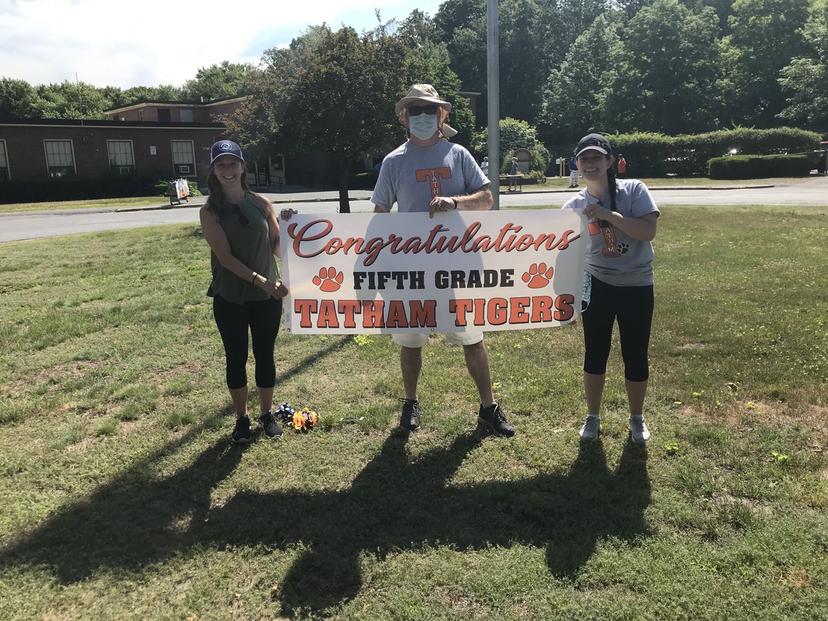 TathamWSPS's tweet image. Tatham staff had so much fun celebrating our fifth graders yesterday!  Best wishes fifth graders...you are ready!
