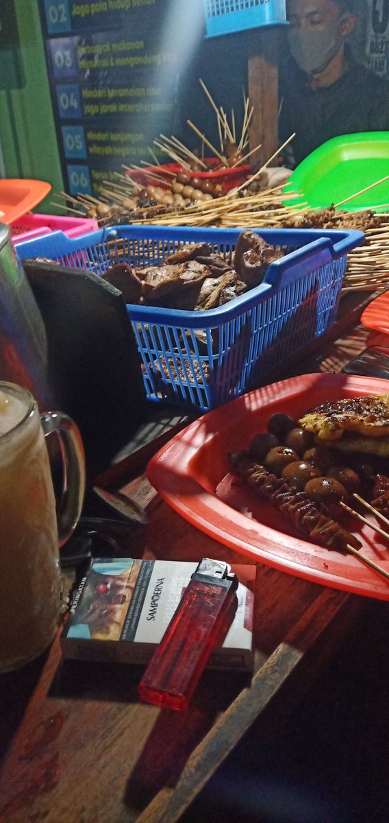 Solehjrr's tweet photo. Kelingan jogja 2017. 
Telorr puyuh + wedang jahe wkwk https://t.co/iWuLaqaQNx