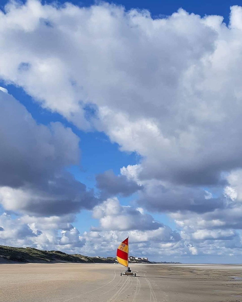 DdfPaca's tweet photo. Et si on visitait les #Plagesdunord en #charàvoile ?! #changezdedecor
#CetEtéJeVisiteLaFrance 😎📷🇨🇵
Merci 📷@benedictehomme
#stellaplage #cucq #cotedopale #hdf #pasdecalais #hautsdefrance #golfing #esprithdf #northernfrance #golf #golfer #golfcourse #hautsdefrancegolf https://t.co/qw2BKOQ94d