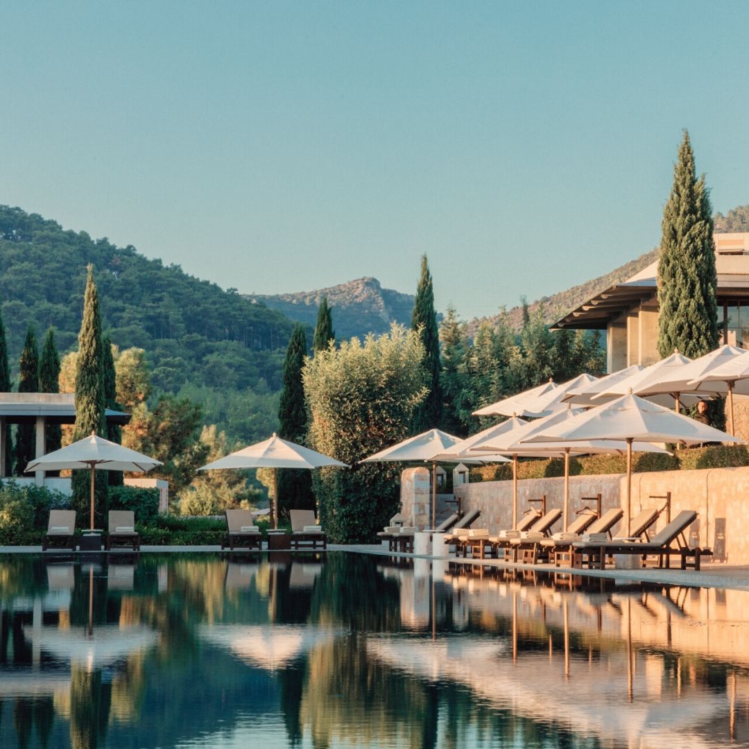 iconsandstyles's tweet photo. An enchanting setting with a tranquil ambience @amanruya - This secluded resort surrounded by ancient olive groves and Mediterranean pine forest will be your escape to the turquoise coast.
#travel #luxurytravel #experiences #photography #travelpics #love #exquisitehotels https://t.co/jLKbDrmxVW