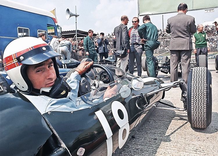 Happy Birthday to legend 
Sir Jackie Stewart, turning 81 today! 
