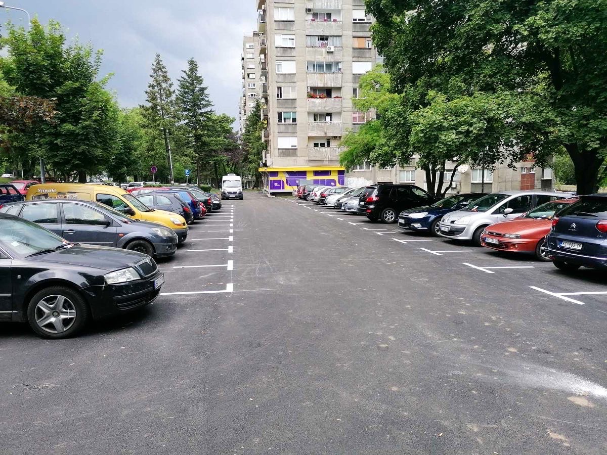 GOSavskivenac's tweet photo. У оквиру уређења унутар блоковских саобраћајница, реконструисан је и обележен паркинг за станаре насеља Стјепан Филиповић. 

#gradskaopstinasavskivenac
#interblokovskesaobracajnice
#radovi
#StjepanaFilipovica https://t.co/e2OgCs2T49