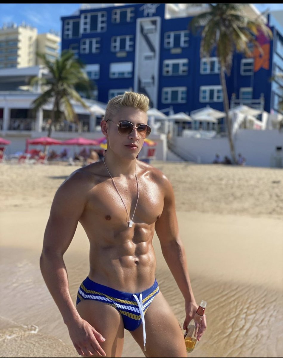 ComoNo_ConGusto's tweet photo. @alemontoyacr esta súper #delicioso #cuerpower #sexygay #siatodo #simecaso #perfectbody https://t.co/skuU51cCwc