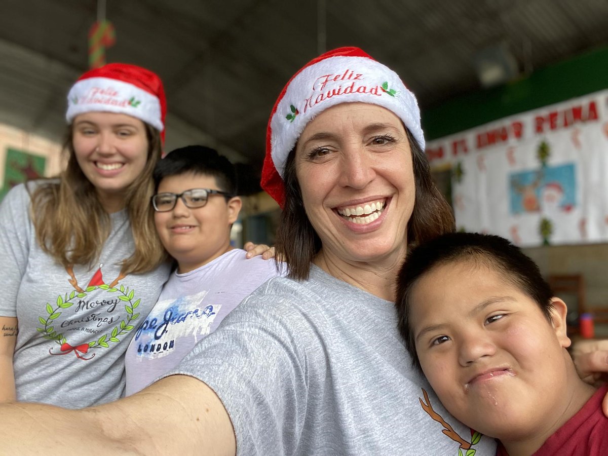 MakeAMiracle1's tweet image. Christmas in June #ReadyforDecember #TBT