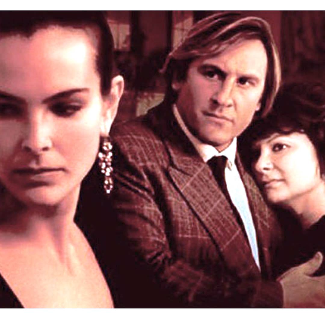 篠崎真紀 美しい妻 キャロル ブーケ をもつ夫が恋してしまったのはごく普通の中年女性だった というストーリーの 美しすぎて 19年 この映画を トゥナイト で紹介したとき司会の利根川裕は 美しすぎて というけどこの奥さん そんなに美人