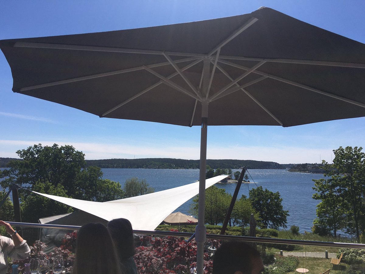 GunillaEngstrm2's tweet photo. Avslutning med bästa personalgruppen❤️Utvärdering av läsåret som gått med fina diskussioner o glada skratt, lunch och fantastisk utsikt och ☀️ Ser fram emot ht-20 tillsammans m @CharlotteDahls2 o #integrationoflerspråkighet #EIF #lidskol https://t.co/1HQ7SpOr8U